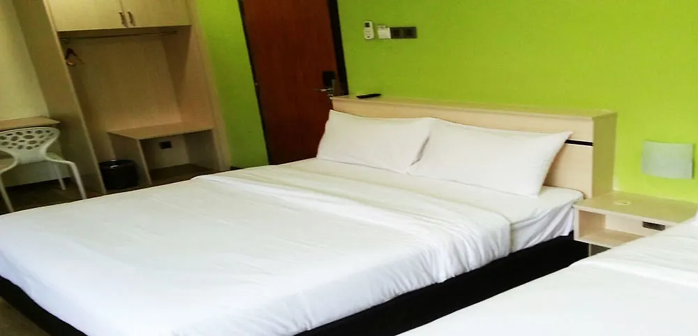 Merlin Hotel Penang George Town 2*,
